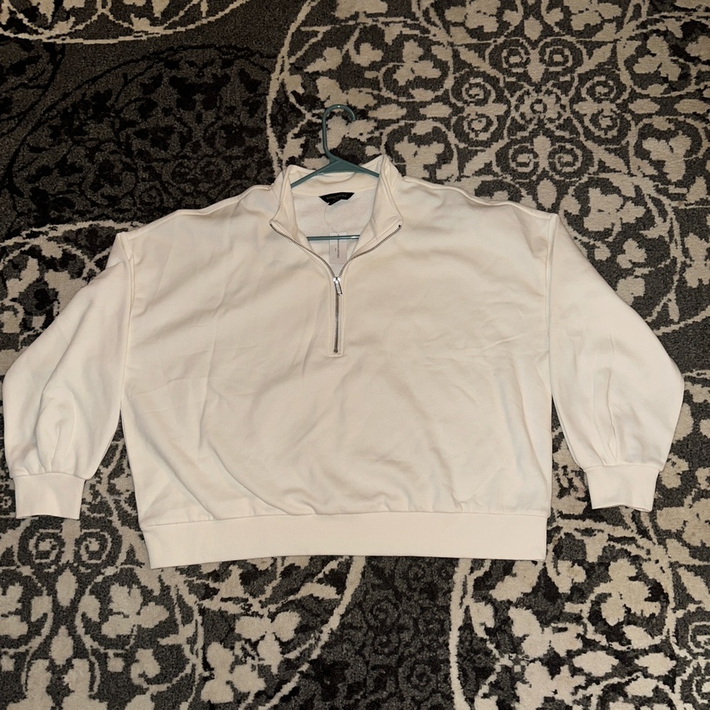 Banana Republic Off-White Shweatshirt